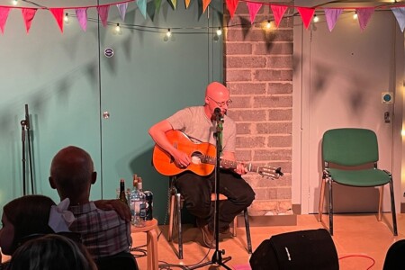 Set unigol gan Elidir Glyn o'r band poblogaidd 'Bwncath' Set unigol gan Elidir Glyn o'r band poblogaidd 'Bwncath'