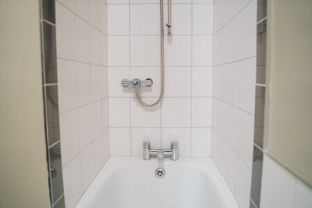 Llofft 1 - bathroom Llofft 1 - bathroom