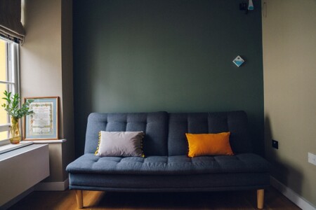 Llofft 2 - double en suite room with sofa bed Llofft 2 - double en suite room with sofa bed